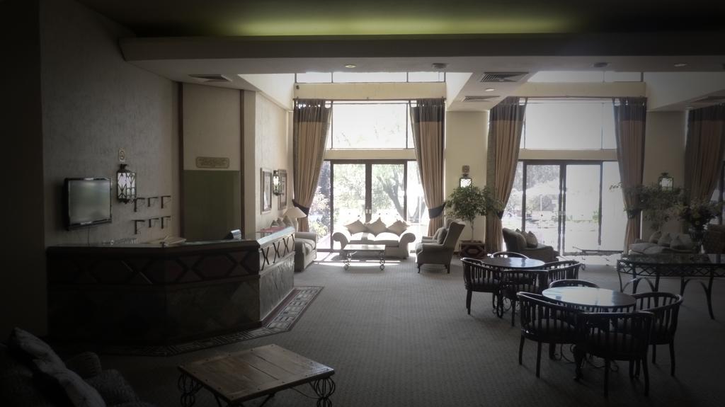 Black Mountain Leisure And Conference Hotel Groothoek Extérieur photo